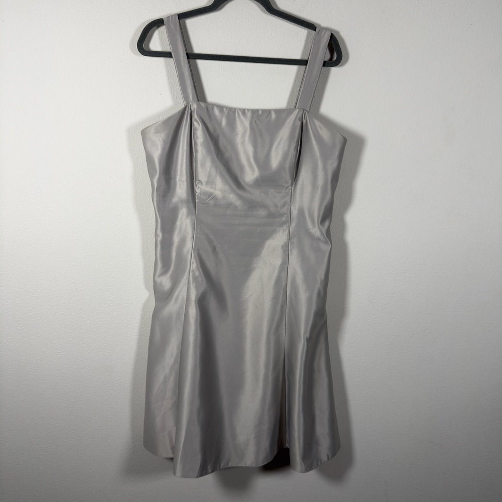 Scott McClintock Silver Satin Cocktail Dress Square Neck Tulle Hem Size 16 USA
